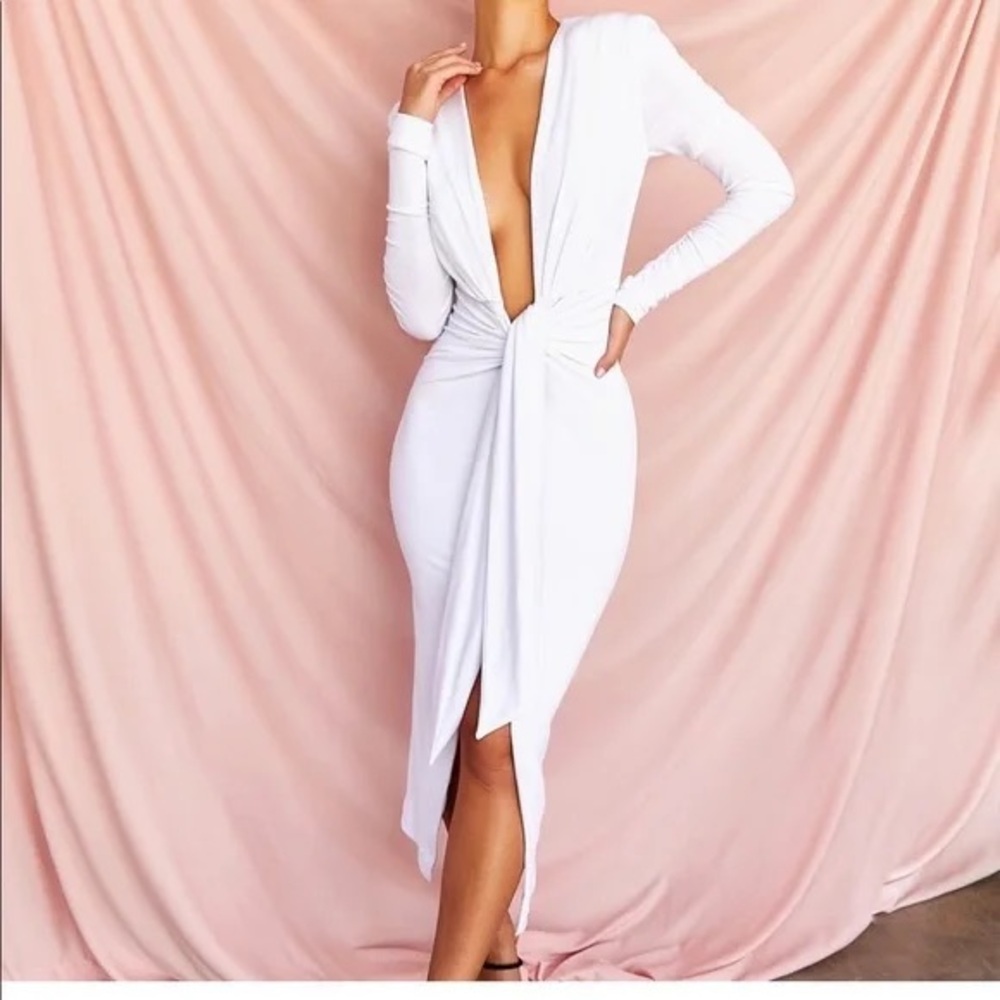 HOUSE OF CB Elegant Plunge Knot-Front Long Sleeve Dress